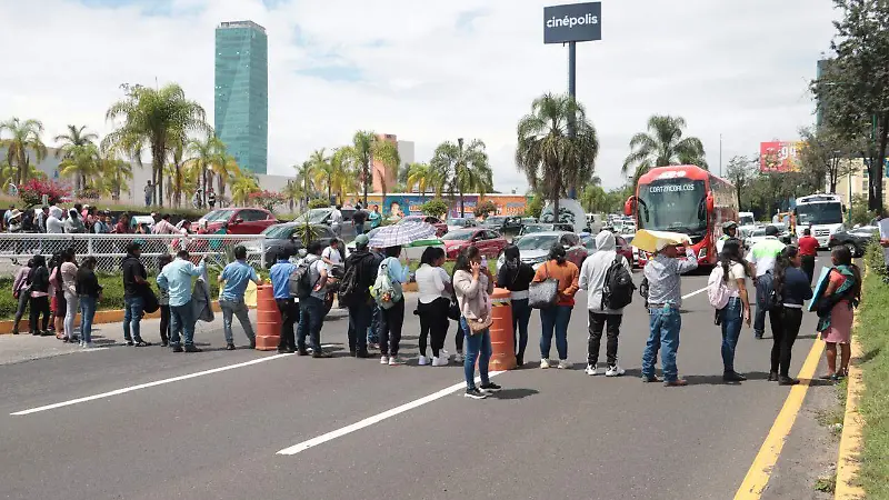 Escuelas de la Sierra de Zongolica, sin maestros; protestan en la SEV
